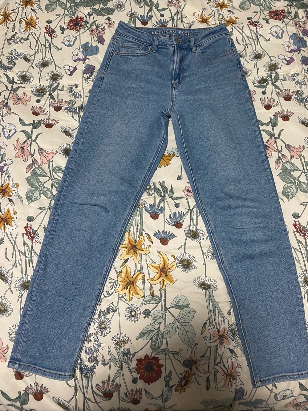 American Eagle Mom Jeans